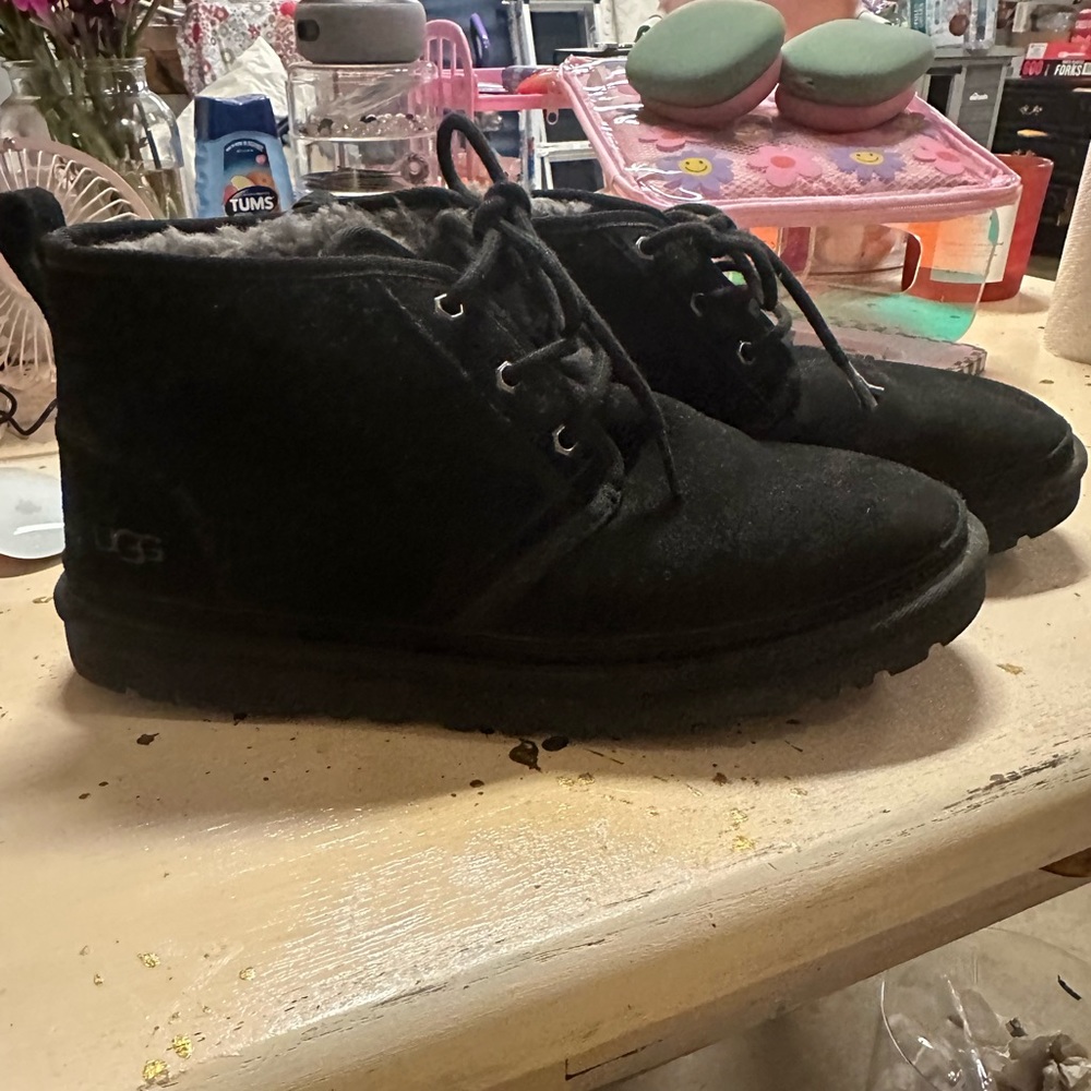 Black Ugg neumal boot